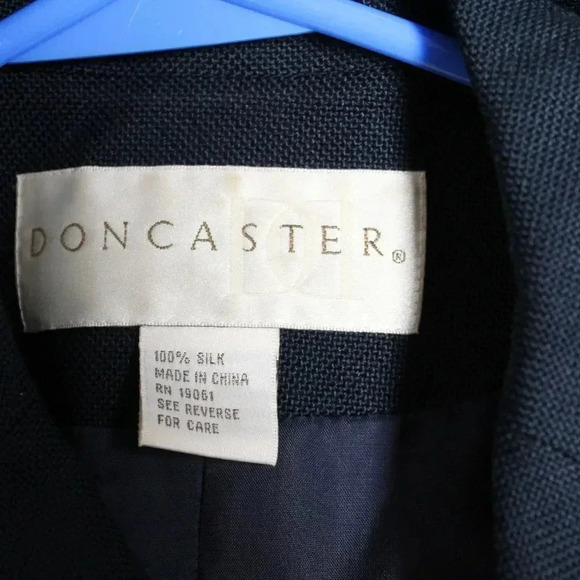 Doncaster navy silk lined blazer size 10 petite - Picture 10 of 14
